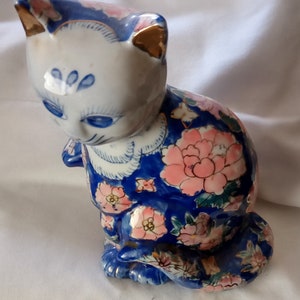 Kitty Cat Floral Porcelain Figurine Multicolor Decorative Collectible Gold Gilding 9&quot; X 6&quot; Vintage Gifts Home Decor