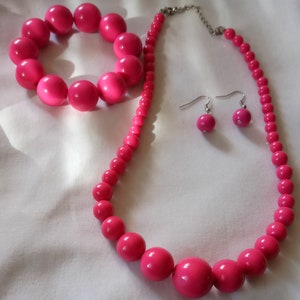 Halskette Set Rosa Perlen Armband Halskette Ohrringe Ohrlöcher Frauen 18 "Geburtstag Ostergeschenke für Sie, Geburtstage
