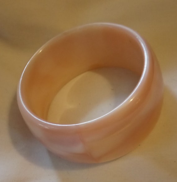 Women s Bracelet Baby Pink Sturdy Plastic  9.5 In… - image 7
