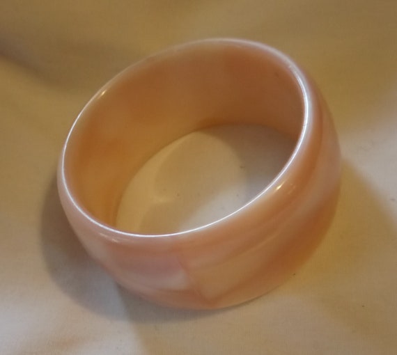 Women s Bracelet Baby Pink Sturdy Plastic  9.5 In… - image 4