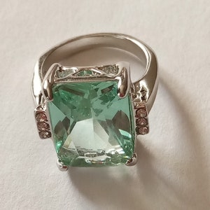 Women&#39;s Ring Green Silver Color Size 7 Marked 925 Gift For Her Engagement Birthday, Easter, Gifts For Her, Mother&#39;s Day, Graduation