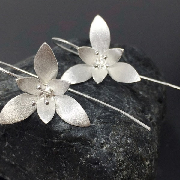 Long Stem Flower Silver Earrings,Matte Silver Earrings,Silver,Dangle Silver Earrings,925 Sterling Silver,Handmade Jewelry,Thai Silver,Gifts