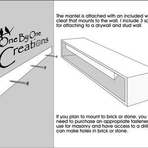 Puede incluir: Una ilustraci&oacute;n de l&iacute;nea que muestra c&oacute;mo sujetar un manto de madera a una pared. El manto se sujeta con una list&oacute;n de madera y tres tornillos. El texto dice "One By One Creations". La ilustraci&oacute;n tambi&eacute;n muestra c&oacute;mo sujetar el manto a ladrillo o piedra usando un sujetador y un taladro.