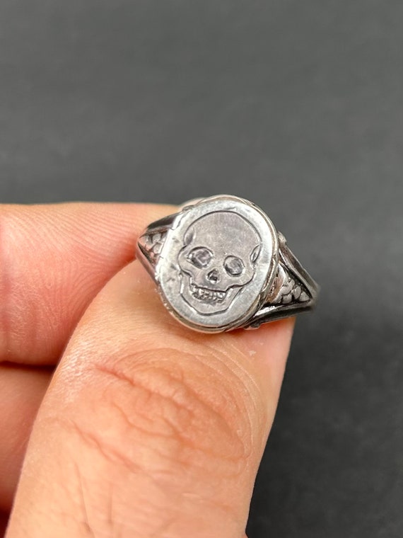 Vintage Victorian Skull Memento Mori Poison Assassin Silver Signet