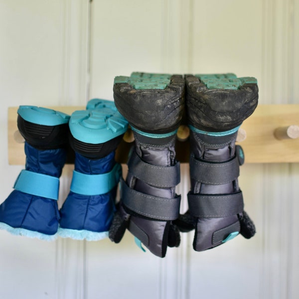 Wall-mounted boot drying rack