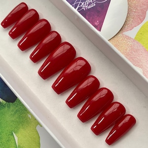 Het is rood | Kies de juiste prijs voor ÉÉN MAAT of koop 2 hoeveelheden om er 1 overeen te laten komen. Eén maat | INCLUSIEF Versterkende gel |Jewels Nails