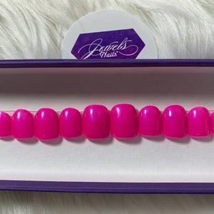 Magenta gel color over Gel overlay ||  reusable || press ons || false || hard gel || Jewels Nails