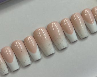 She’s classy | Gel nails | Please choose the right price for 1 SIZE or buy 2 quantities to equal to 1 One size | INCLUDES Strengthening gel