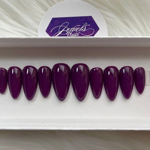 Plum | Please choose the right price for ONE SIZE or buy 2 quantities to equal to 1 One size | INCLUDES Strengthening gel |