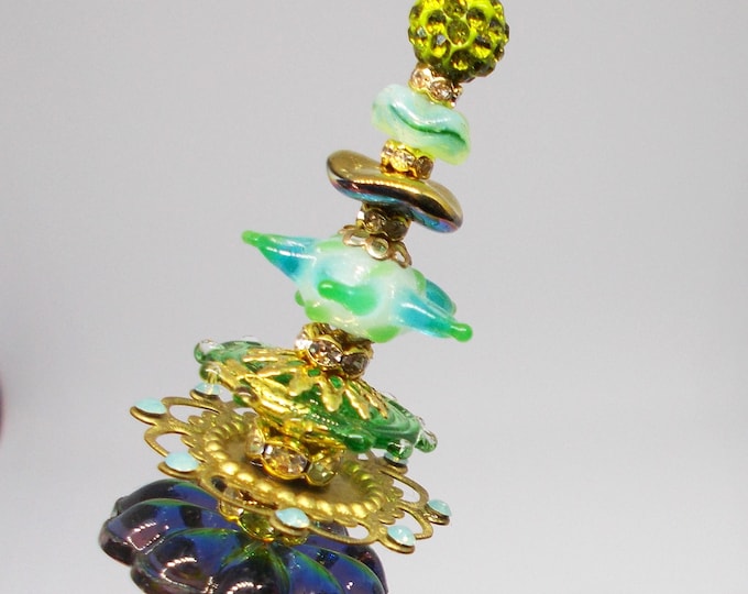 Hatpin - Limited Edition Christmas Tree Hatpin / Mix Glass & Gold Coloured Finding 6.25 inch Handmade Hatpin / 1mm Diameter Steel Hat Pin