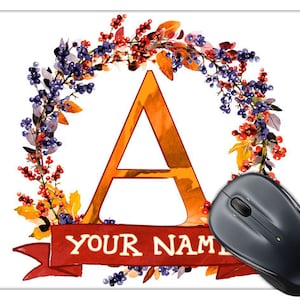 Alfombrilla de ratón personalizada Nombre personalizado Hermosa corona de otoño con nombre rojo Banner Monograma Letra cuadrada