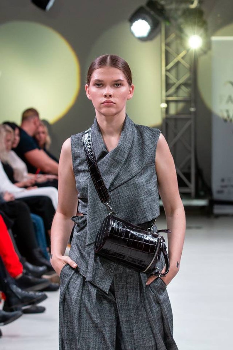 Dark grey vest, draped front and collar image 4