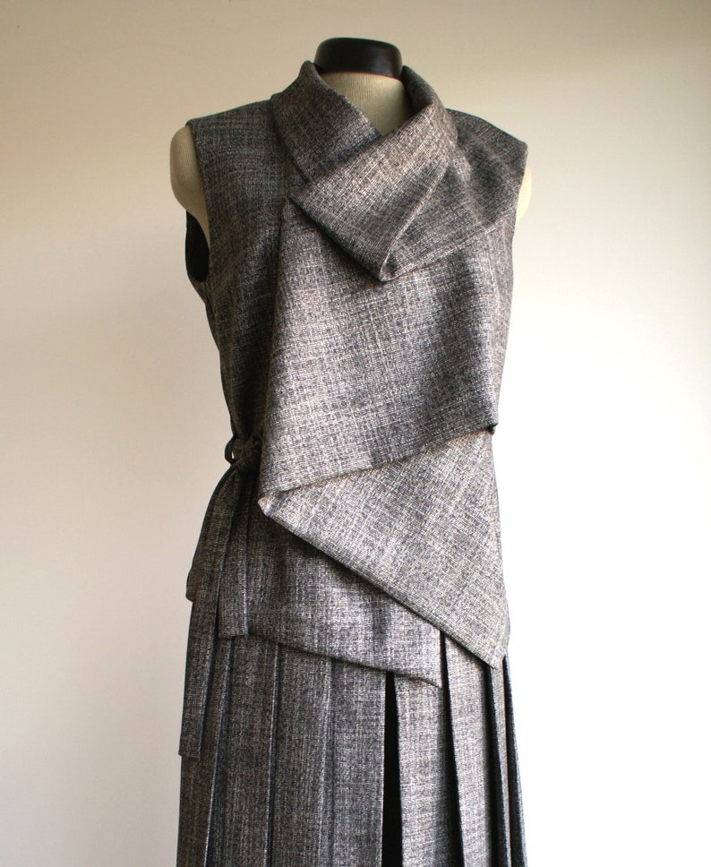 Dark grey vest, draped front and collar image 5