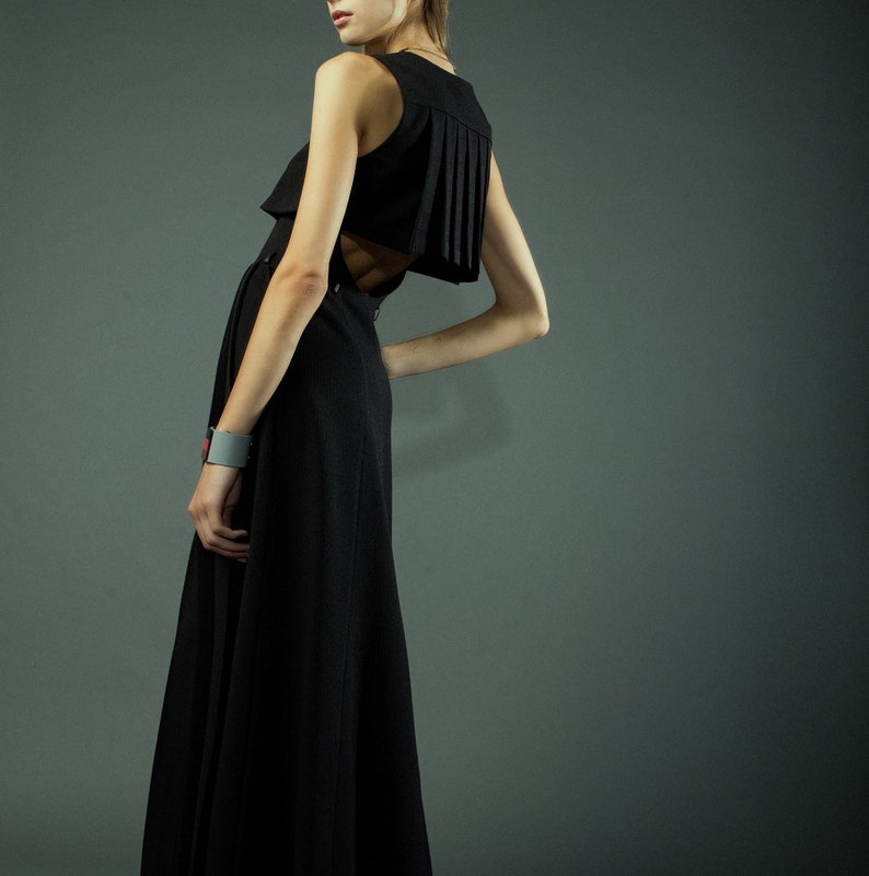 Black maxi dress, pleated back detail, sleeveless image 4