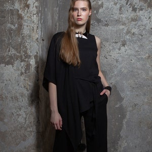 Black asymmertical rayon top with tied belt image 8