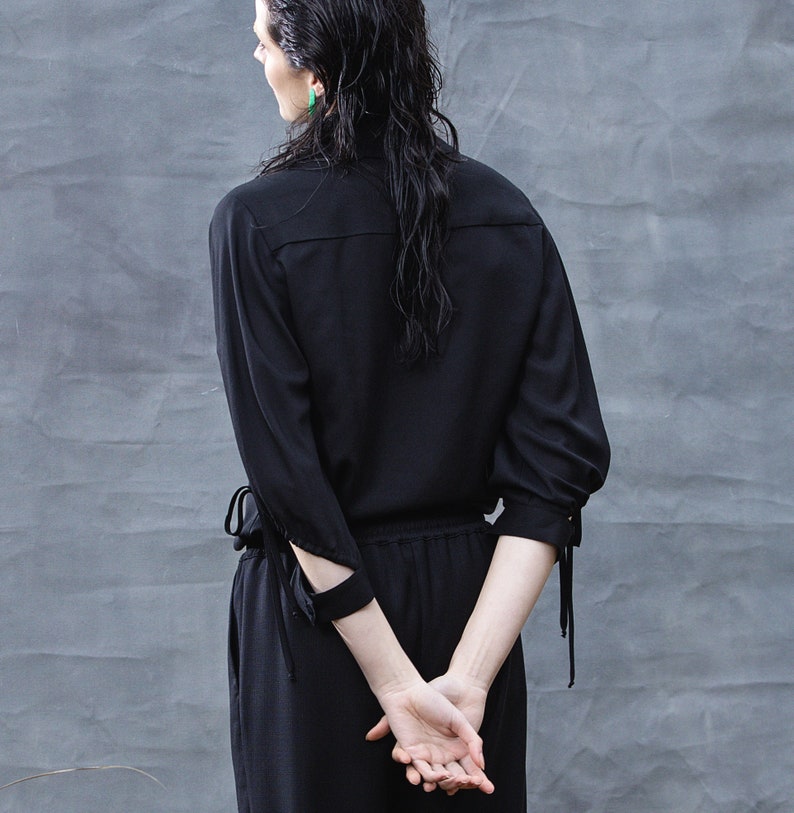 Black rayon blouse, gathered sleeves and neckline image 4