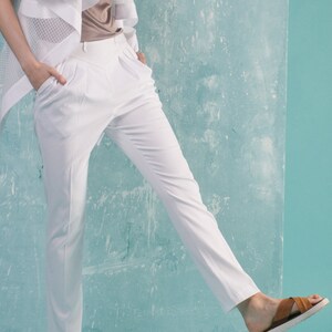 White trousers, pants, folded front side, pockets, image 8