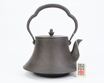 Hand-Forged Cast Iron Teapot: Japanese Nambu Tetsubin Mt. Fuji (1.4L)