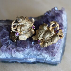 Orecchini vintage in foglia oro e viola