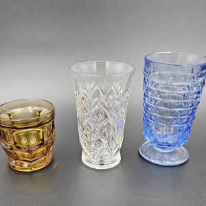 Vintage Buntes und klares Pressglas-Trinkgeschirr - 3 Stück einzeln erhältlich