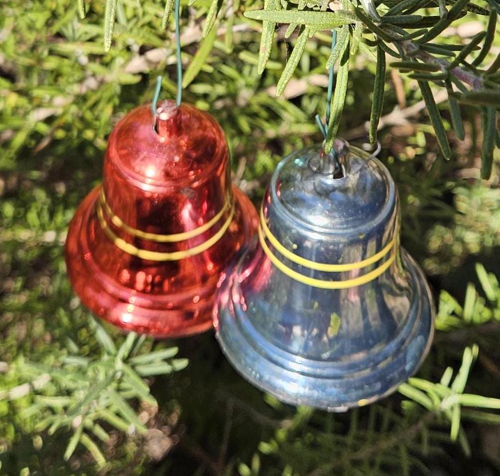 vintage bell ornament ❀ パピエマシェの 可愛い ベル - メルカリ