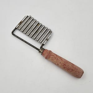 Vintage Crinkle Cutter with Faded Red Wooden Handle - 6 1/2 inch Wave Slicer for Garnishes & Veggies