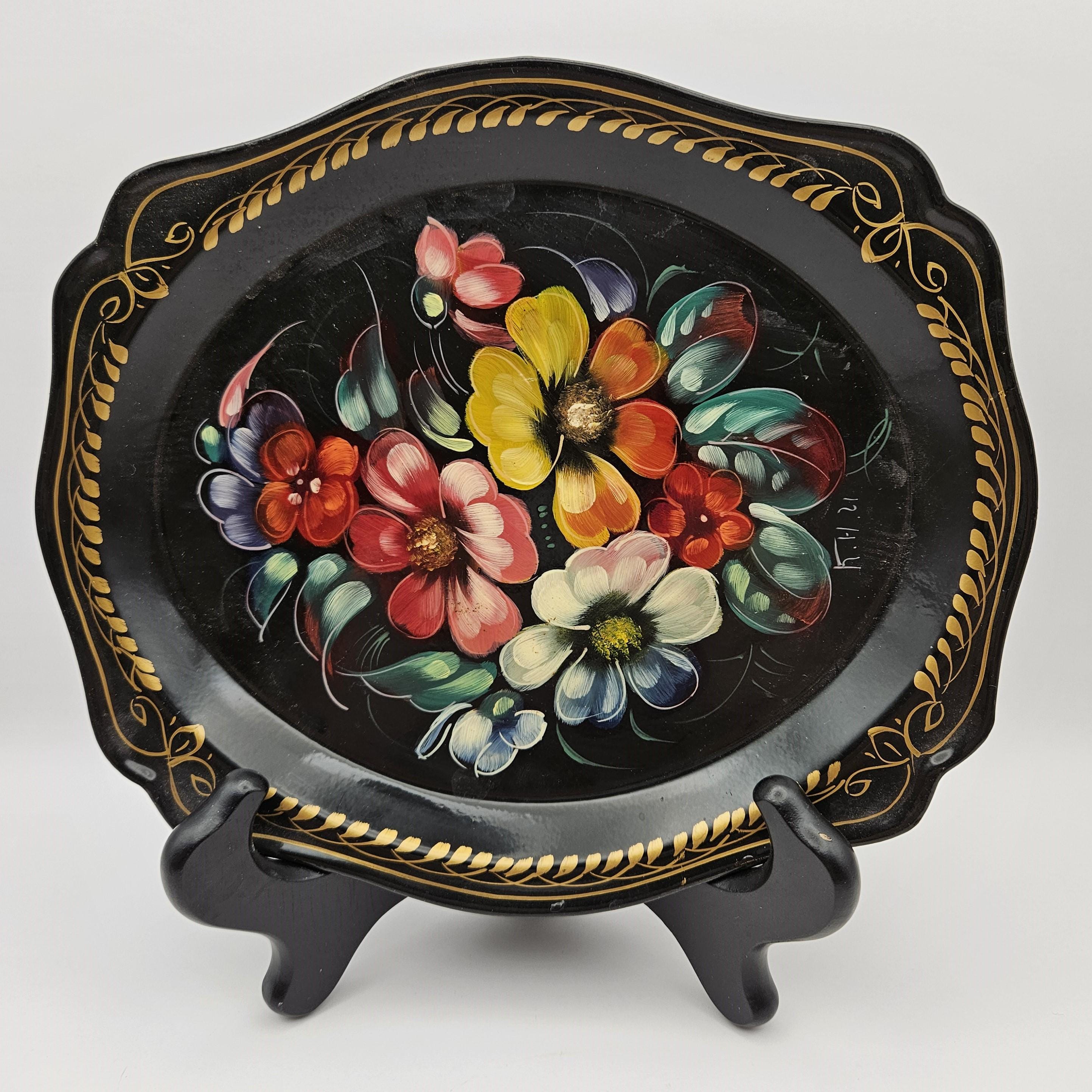Ancien Plateau En Fer Noir – Décor Peint à La Main, Motif Floral Rustique