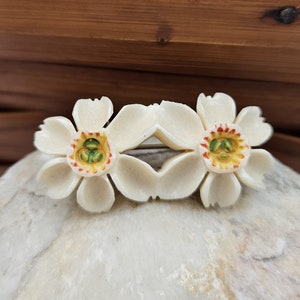 Vintage Kunststoff doppelte Blume Pin