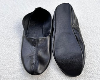 Chaussures tawaf noires en cuir véritable en taille homme, chaussons en cuir, chaussures de maison, chaussons avec semelle intérieure en cuir, chaussures de mise à la terre