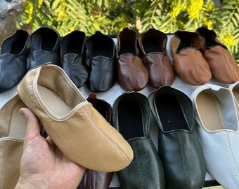 Chaussures Tawaf faites à la main en cuir véritable Taille femme, Choisissez vos pantoufles en cuir de couleur, Chaussures maison, Pantoufles maison, Mocassins pieds nus, Babouche