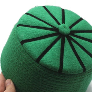 Genuine Felt Islamic Hat, Baklawa Design Green to Black Muslim Kufi Cap, Men&#39;s Muslim Prayer Kufi Hat