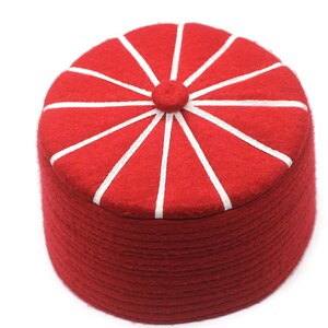 Genuine Felt Islamic Hat, Baklawa Design Red to White Muslim Kufi Cap, Men&#39;s Muslim Prayer Kufi Hat