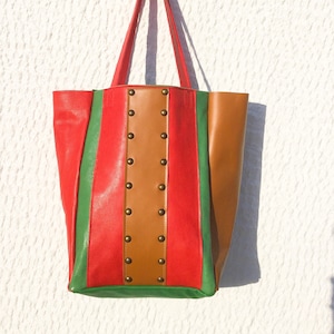 Bolsa de couro vermelho coral, verde e castanho/bolsa de ombro de couro colorida feita à mão/bolsa de transporte de couro – IreneEL52