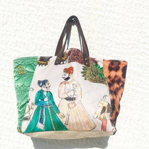 Kleine Stofftasche/Wüstennomaden, Kunstdruck-Design, gesteppter Satin in grün und Leopardenmuster, Lederdetails/Einzigartiges Design -Koutaki15