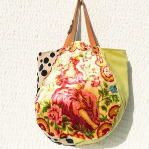 Grand sac fourre-tout recyclé vintage tapisserie/velours gaufré bordeaux, motif pois noirs/portrait de femme/fourre-tout - MaroEF95