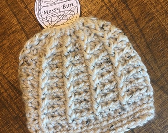 Crochet Messy Bun Beanie: Chunky Yarn Ponytail Hat