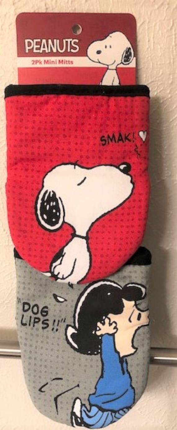 Peanuts Snoopy and Lucy 'kissed by a Dog' Oven Mini Etsy