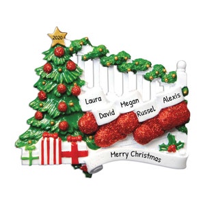 Adorno familiar personalizado 2023 - Adornos de calcetín navideños familiares Adorno de calcetín familiar de 5 - Personalización gratuita