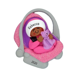 Adorno personalizado para la primera Navidad del bebé 2023, Adorno portabebés afroamericano rosa, Personalización gratuita