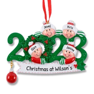 Adorno familiar personalizado 2023, Adorno familiar de 4, Adorno familiar grande, Adorno navideño, Decoración navideña, Adorno familiar de cuatro, Verde