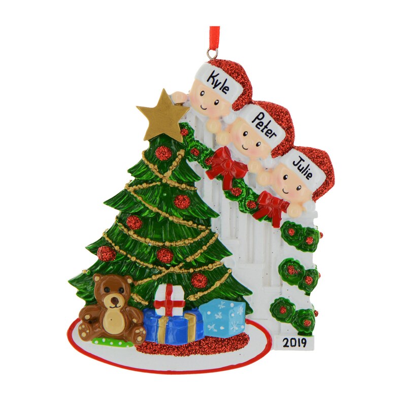 Personalized Peeking Family of 3 Family Gift,Bannisrer Family Family Ornament with Name Custom Family Ornament Family Christmas Ornament