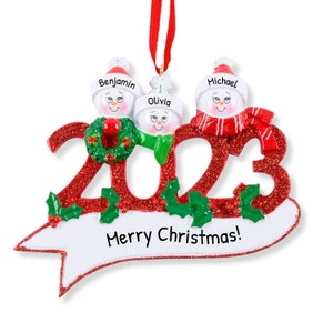Gepersonaliseerde familiekerstversiering 2023 - sneeuwpop kerstversiering familie van 3 sneeuwpopornament - gratis personalisatie met geschenkdoos