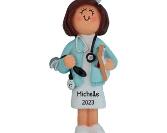 Adorno médico personalizado: adornos de enfermera, adornos de doctor, profesión médica - Enfermera morena - Personalización gratuita con caja de regalo