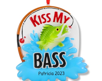 Bese mi adorno de lubina, adorno de pesca de lubina, adorno de pescador, regalo de pesca, decoración de pesca divertida, regalo de mordaza, regalo de Navidad, decoración del hogar