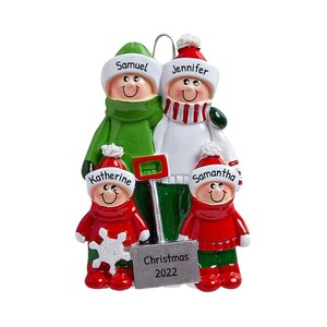 Gepersonaliseerd familieornament 2023 - sneeuwfamilieornamenten 2023 Familie van 4 sneeuwornamenten sneeuwornament - gratis aanpassing