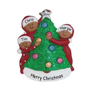 Adorno navideño familiar personalizado 2023 - Árbol de Navidad familiar negro para decorar - Adorno familiar de 3 personas - Personalización gratuita