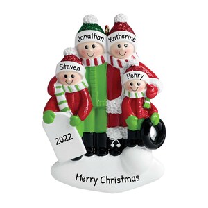 Gepersonaliseerd familieornament 2023 - sneeuwfamilieornamenten 2023 Familie van 4 sneeuwornamenten sneeuwornament - gratis aanpassing