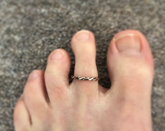 Twisted Toe Ring 9ct Rose Gold