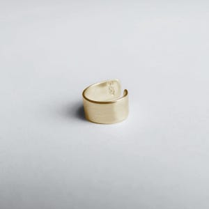 Solid Plain 9ct Yellow Gold Ear Cuff 4mm