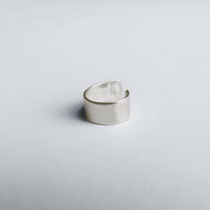 Solid Plain 9ct White Gold Ear Cuff 4mm